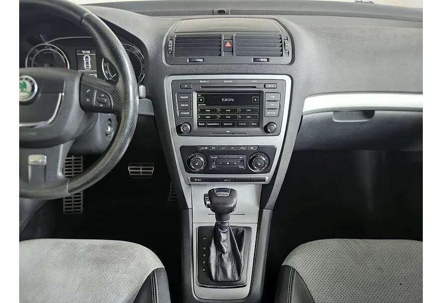 Skoda Octavia 2.0 TSI DSG (200 л.с.) RS Черный в АВИЛОН. Слайд №14