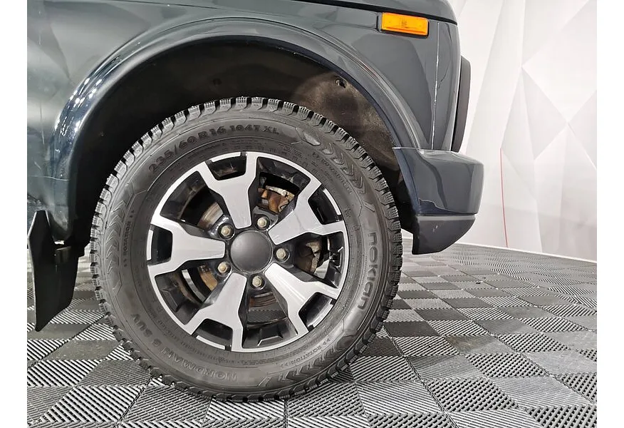 ВАЗ (Lada) 4x4 1.7 MT 8 кл. (83 л.с.) Зеленый в АВИЛОН. Слайд №9