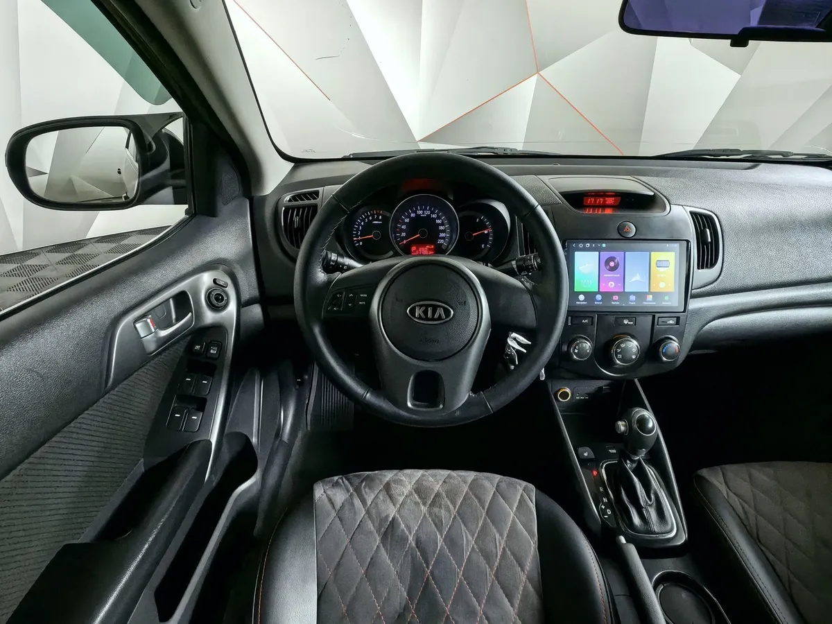 Kia Cerato 1.6 AT (126 л.с.) Красный в АВИЛОН. Слайд №20