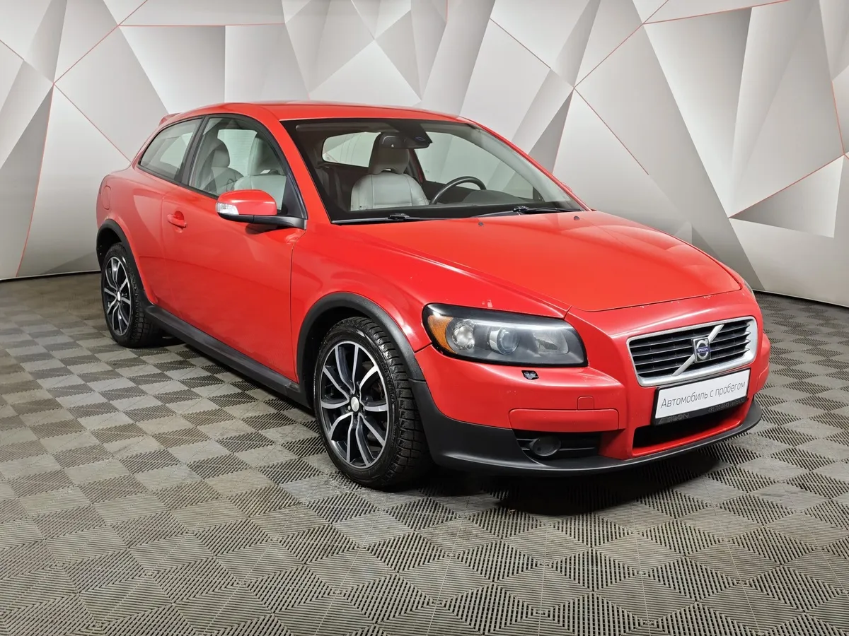 Volvo C30 2.4 Geartronic (170 л.с.) Красный в АВИЛОН. Слайд №3