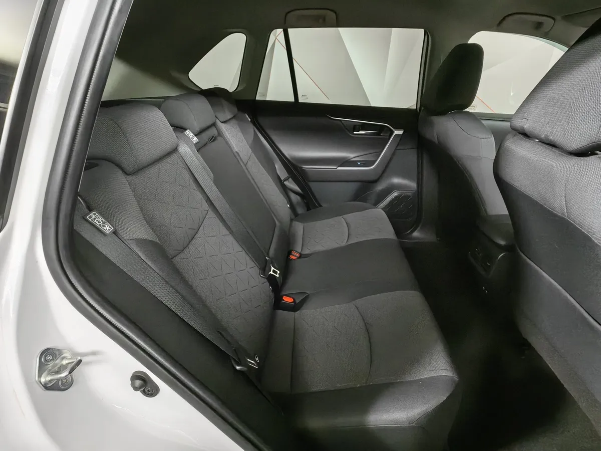Toyota RAV4 2.0i CVT AWD (149 л.с.) Белый в АВИЛОН. Слайд №16