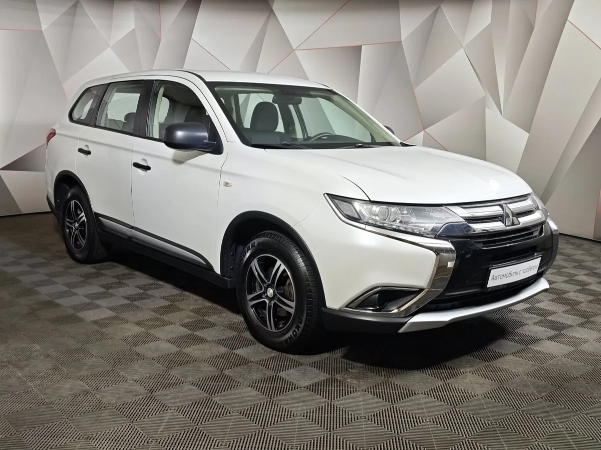 Mitsubishi Outlander 2.0 CVT (146 л.с.) Invite Белый в АВИЛОН. Слайд №3