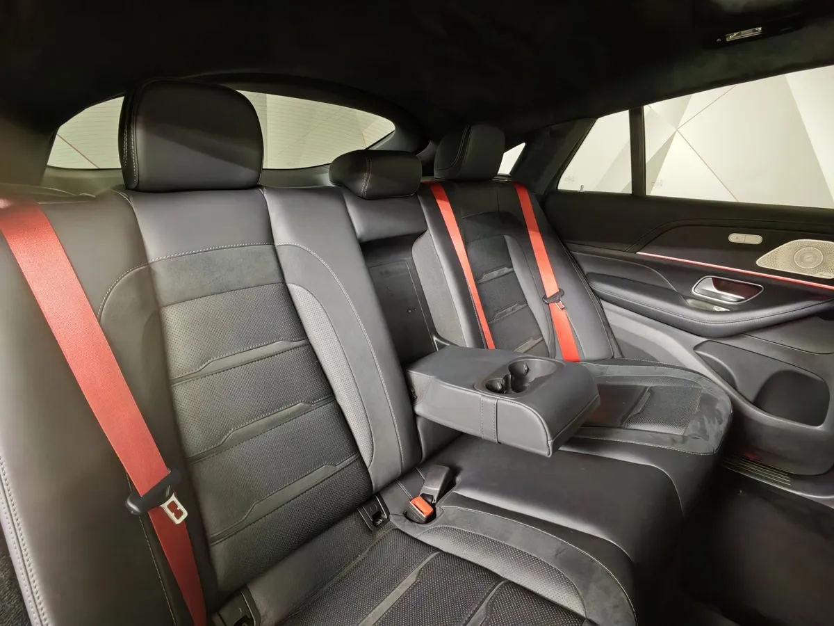 Mercedes-Benz GLE Купе AMG 53 9G-TRONIC 4MATIC+ (435 л.с.) Черный в АВИЛОН. Слайд №17