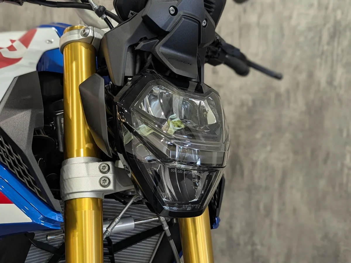 BMW Motorrad F 900 R F 900 R 895 см³ 895 Белый в АВИЛОН. Слайд №5