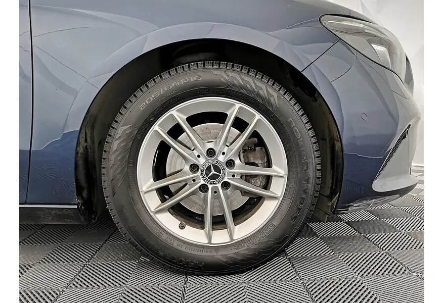 Mercedes-Benz B-Класс B 180 7G-DCT (136 л.с.) Style Синий в АВИЛОН. Слайд №9