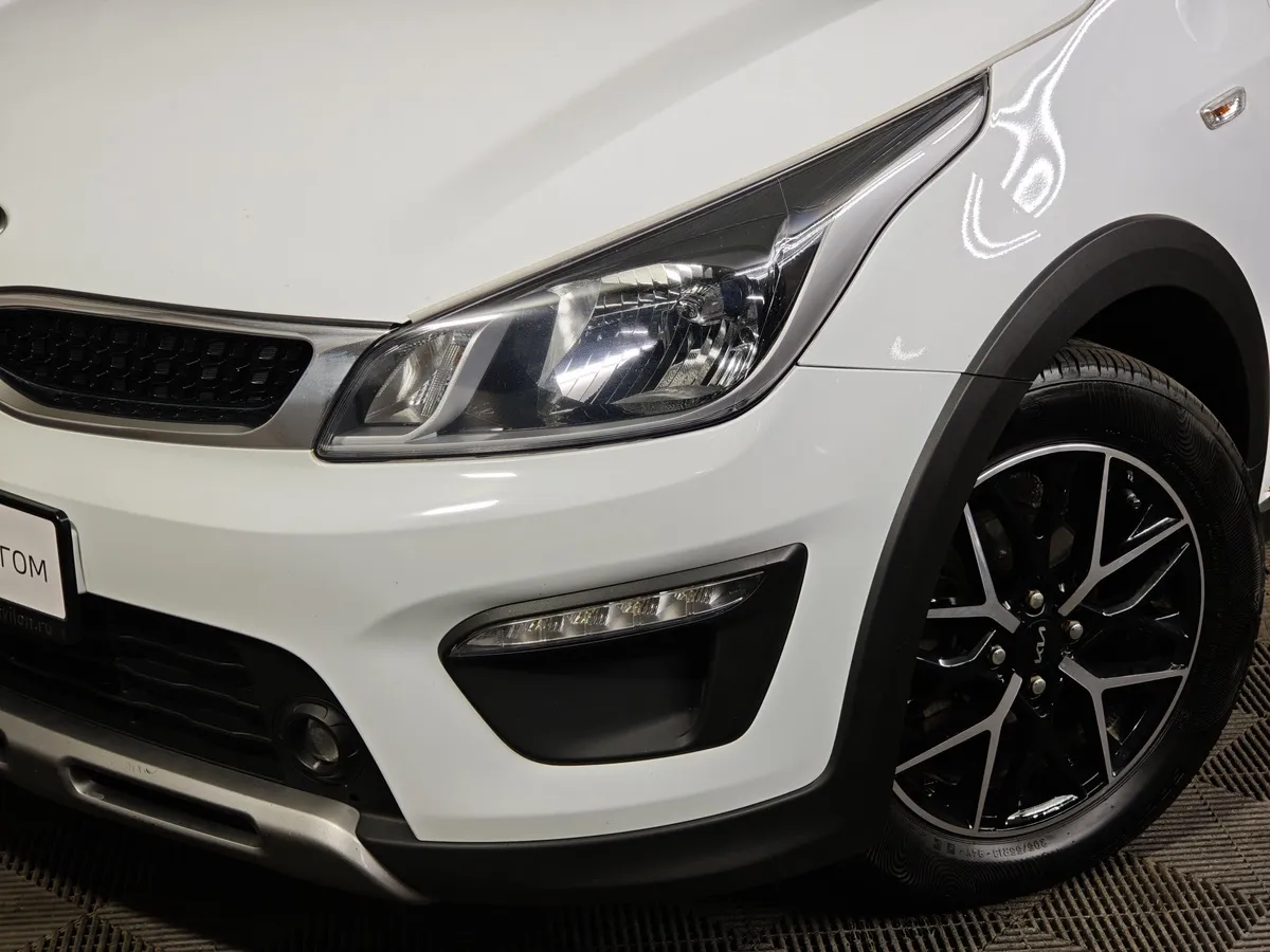 Kia Rio X-Line 1.6 AT (123 л.с.) Luxe Белый в АВИЛОН. Слайд №10