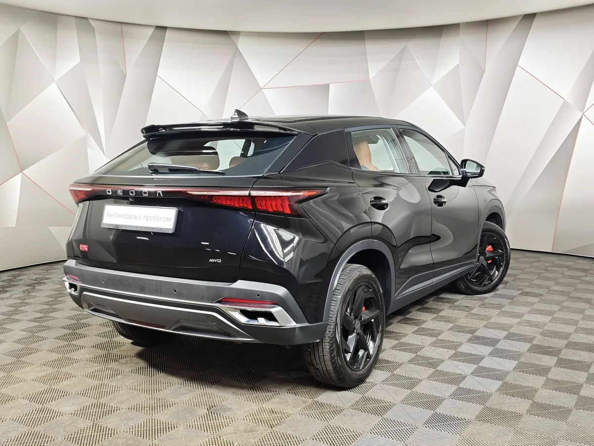Omoda C5 1.6T DCT 4WD (150 л.с.) Supreme Черный в АВИЛОН. Слайд №2