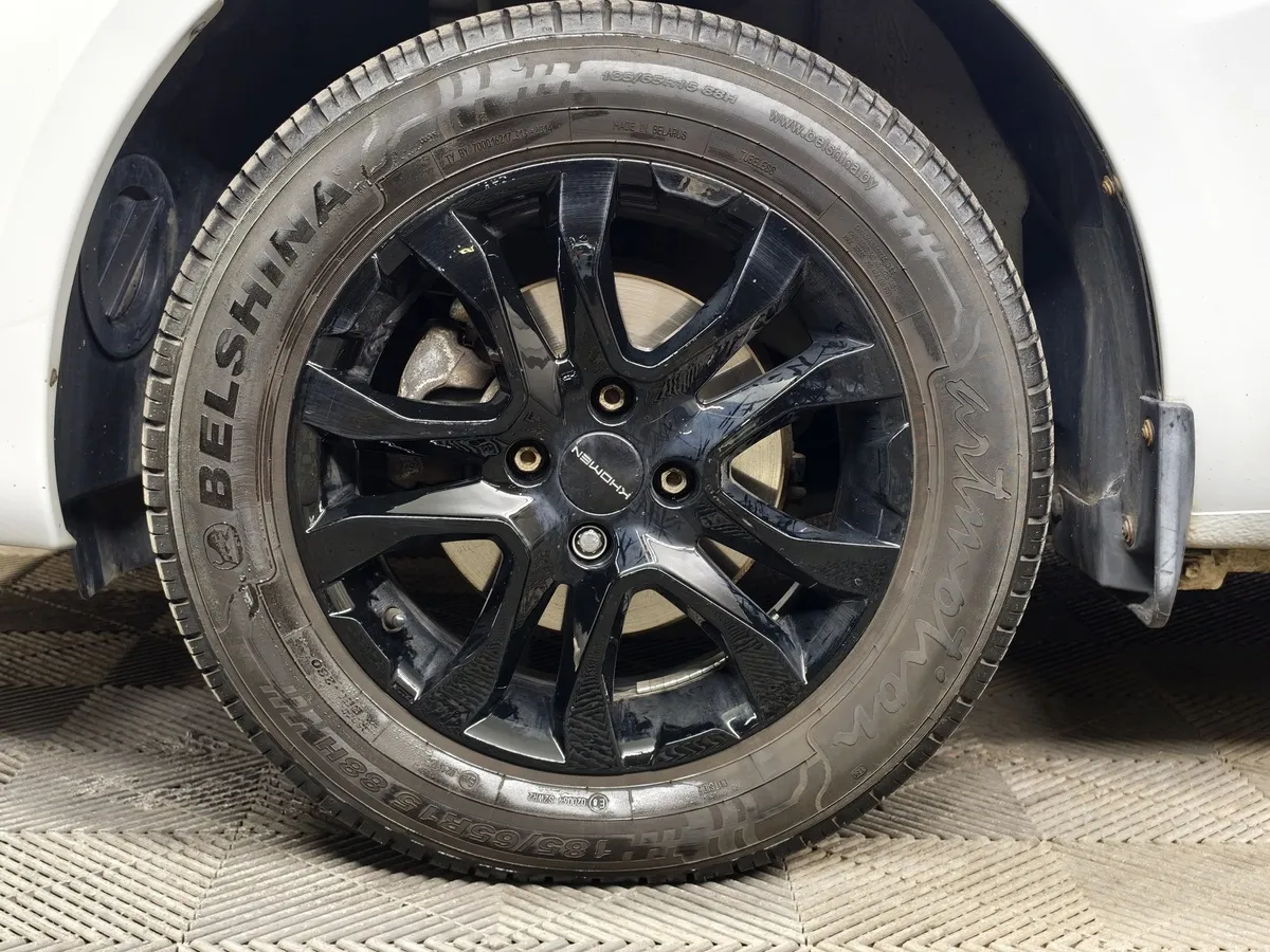 ВАЗ (Lada) Vesta 1.6 CVT (113 л.с.) Белый в АВИЛОН. Слайд №9