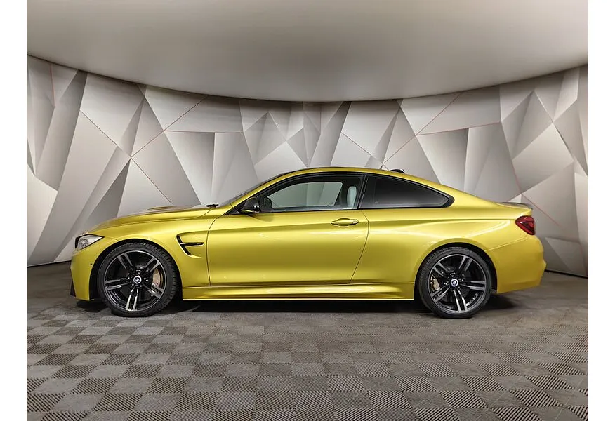 BMW M4 3.0 DCT (450 л.с.) Желтый в АВИЛОН. Слайд №5