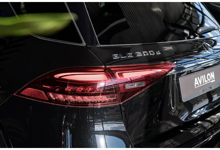Mercedes-Benz GLE 300d 4MATIC 9G-TRONIC (269 л.с.) Черный в АВИЛОН. Слайд №18
