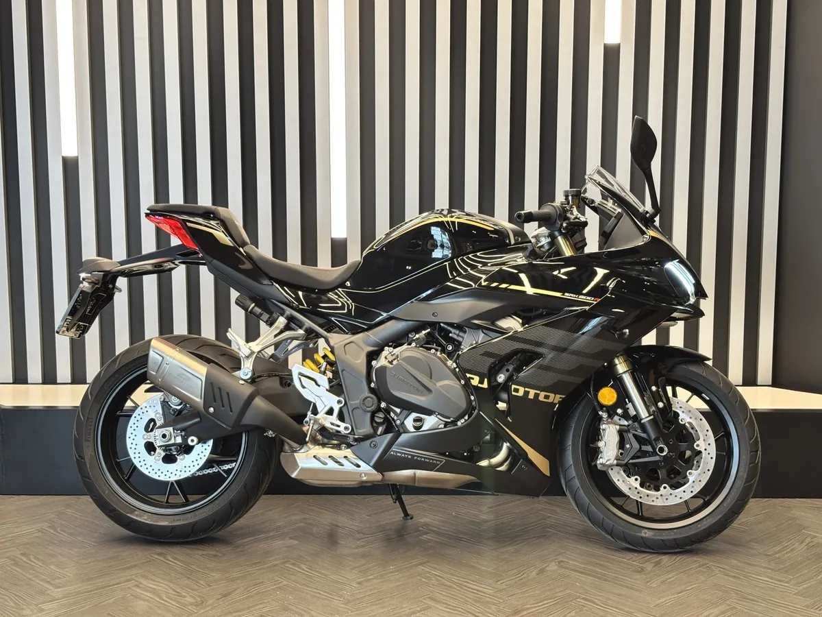 QJMOTOR SRK 800 RR 778 см³ (95 л.с.) 778 Черный в АВИЛОН. Слайд №4