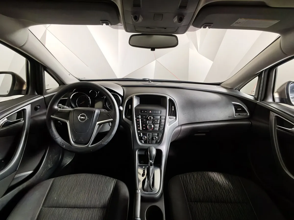 Opel Astra 1.4 Turbo AT (140 л.с.) Бежевый в АВИЛОН. Слайд №11