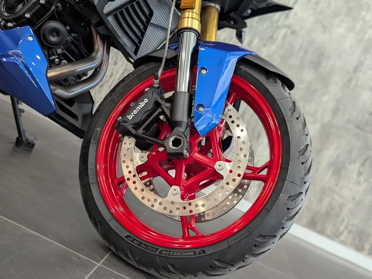 BMW Motorrad F 900 XR F 900 XR 895 см³ 895 Белый в АВИЛОН. Слайд №2