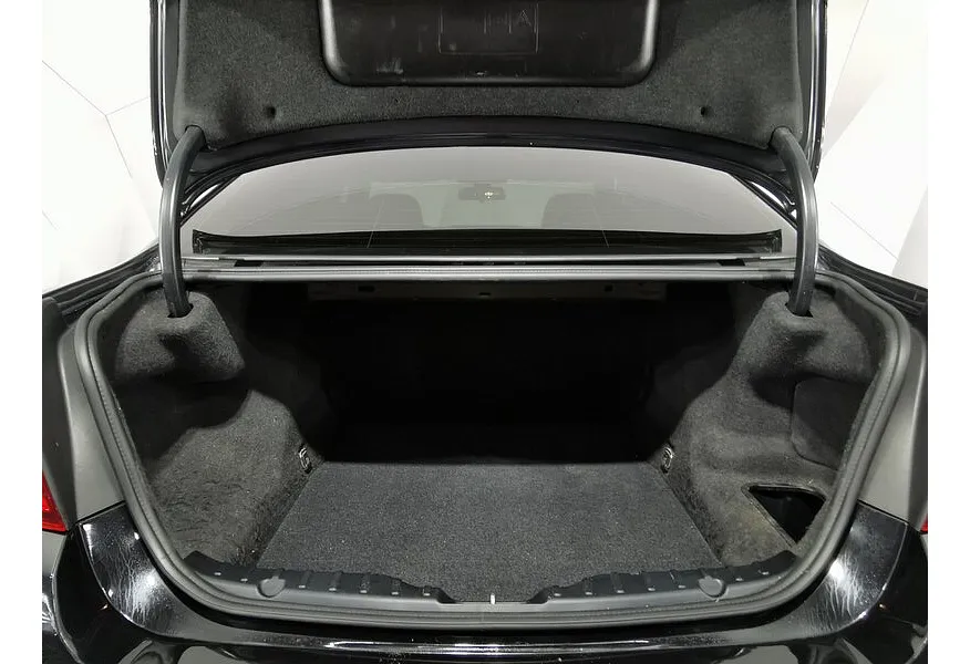 BMW 5 серия 520i AT (184 л.с.) Черный в АВИЛОН. Слайд №9