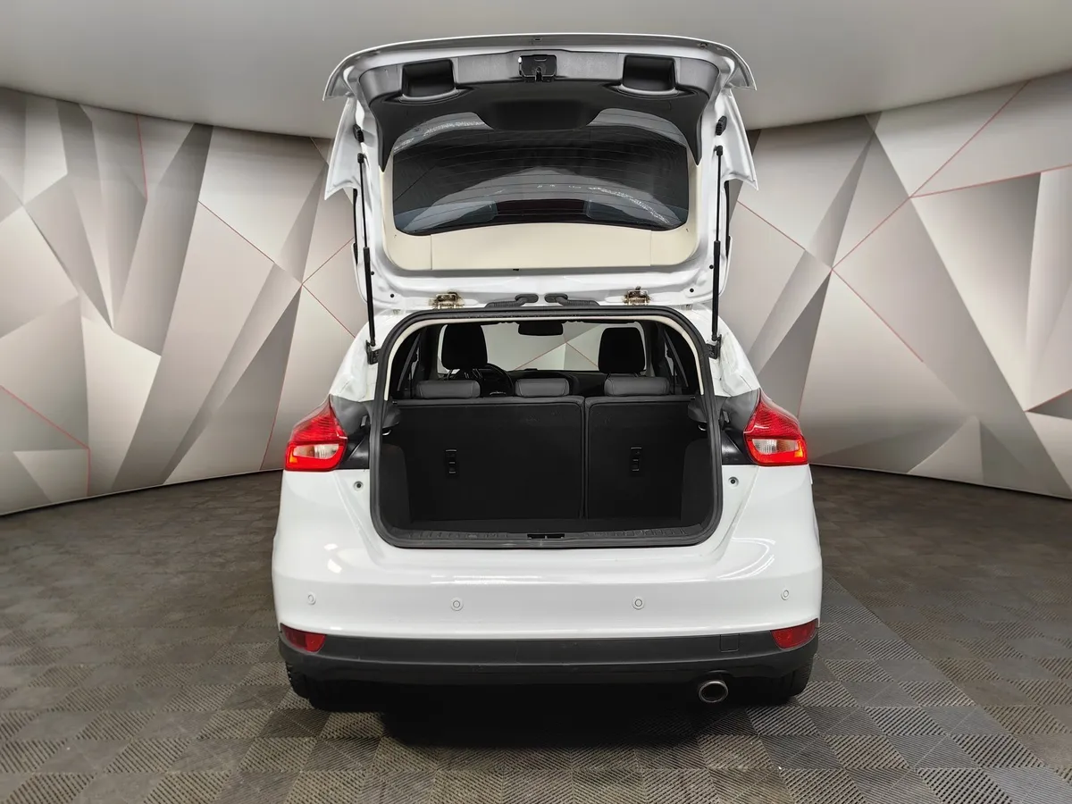 Ford Focus 1.5 EcoBoost AT (150 л.с.) Titanium Белый в АВИЛОН. Слайд №11