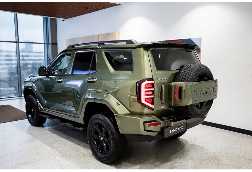 TANK 400 2.0T 9AT 4WD (245 л.с.) Premium Зеленый в АВИЛОН. Слайд №4