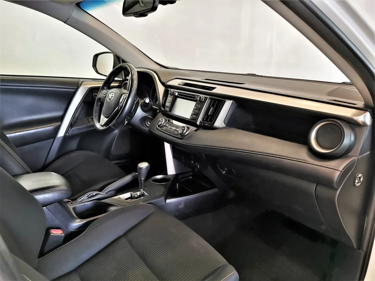 Toyota RAV4 2.2 D AT 4WD (150 л.с.) Комфорт Белый в АВИЛОН. Слайд №12