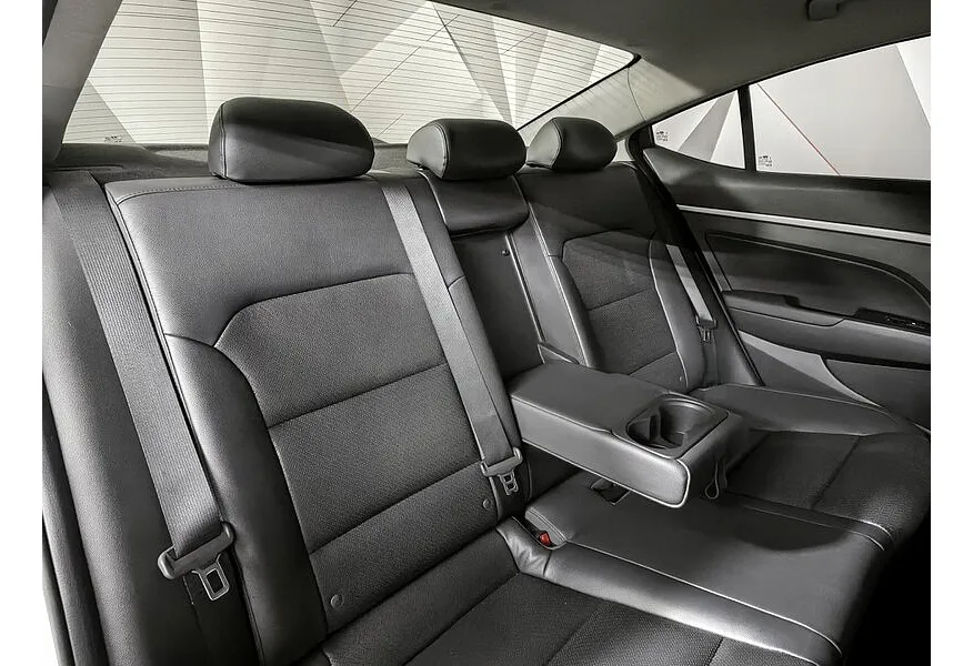 АВИЛОН - Hyundai Elantra 2.0 AT (150 л.с.) Family Белый - slide 9