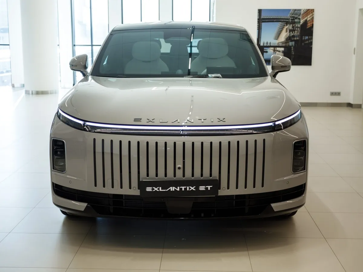 ESTEO Exlantix ET 1.5 AT 4WD (469 л.с.) Бежевый в АВИЛОН. Слайд №3