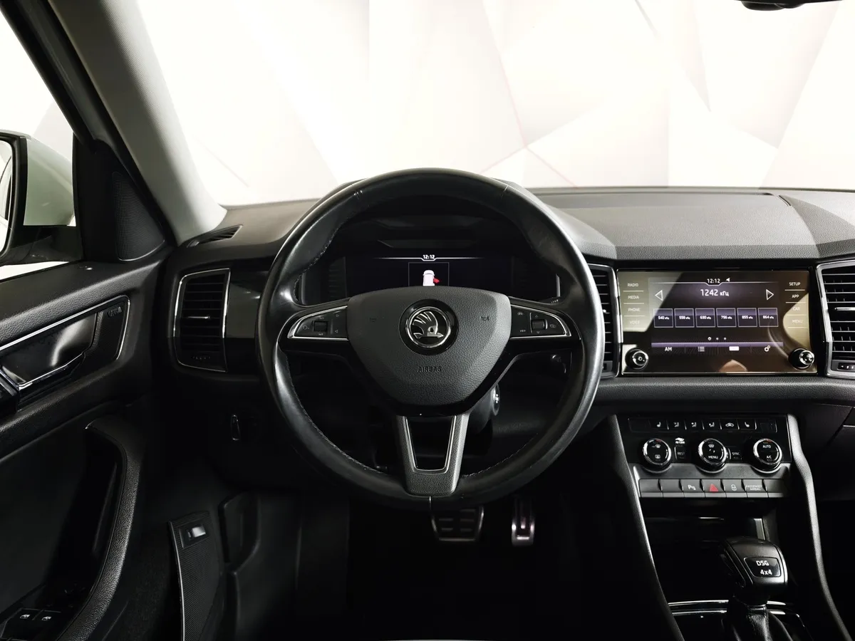 Skoda Kodiaq 2.0 TSI DSG 4X4 (180 л.с.) Белый в АВИЛОН. Слайд №20