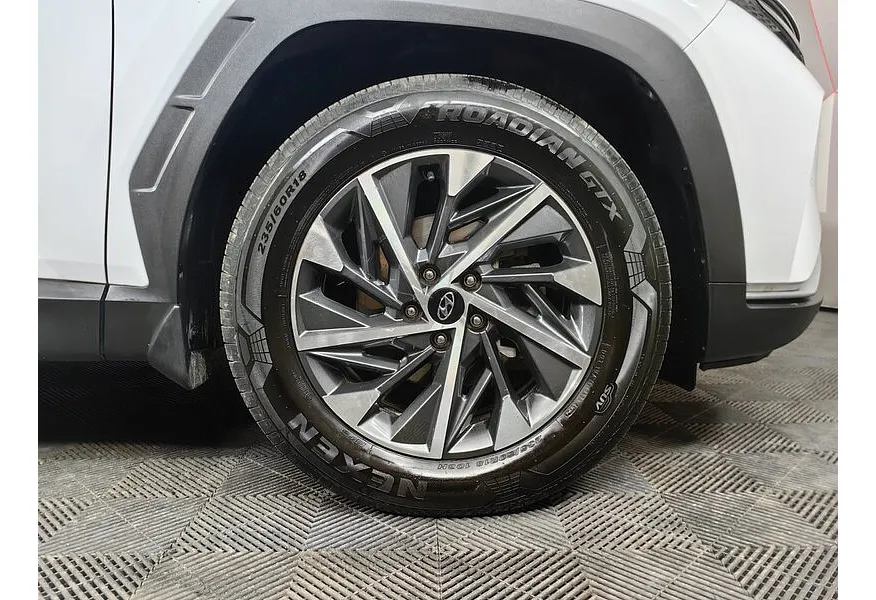 Hyundai Tucson D2.0 Smartstream 8AT 4WD (186 л.с.) Lifestyle + Smart Sense Белый в АВИЛОН. Слайд №9