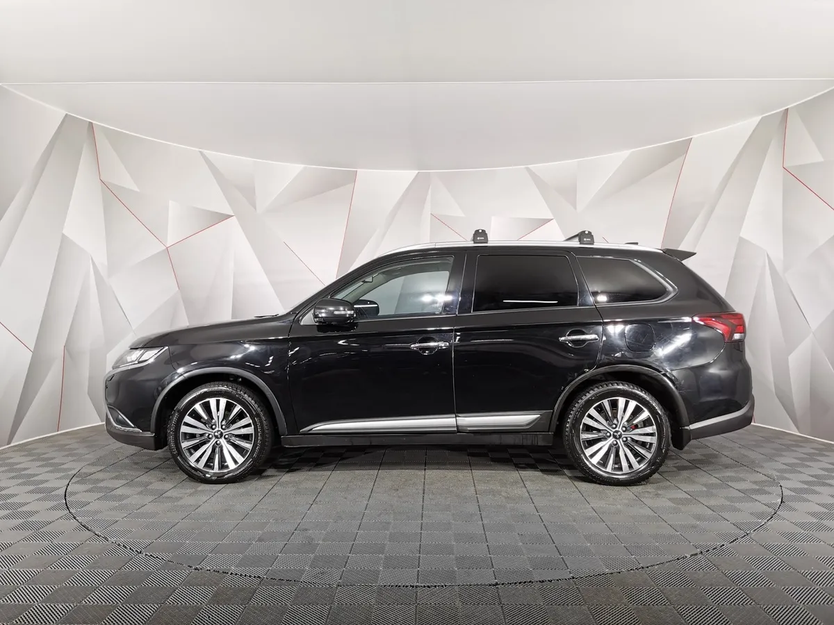 Mitsubishi Outlander 2.4 MIVEC CVT 4WD (167 л.с.) Ultimate Черный в АВИЛОН. Слайд №5