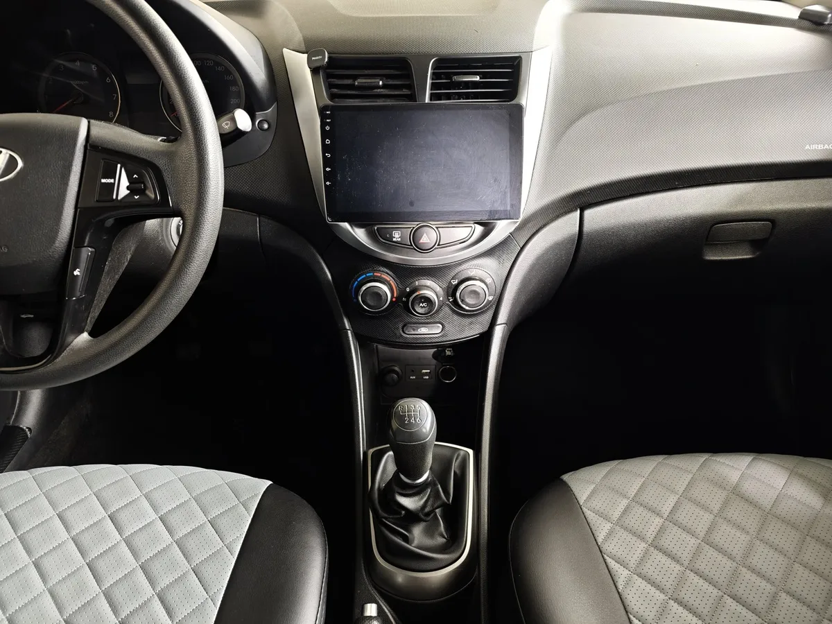 Hyundai Solaris 1.6 MT (123 л.с.) Comfort Серый в АВИЛОН. Слайд №15