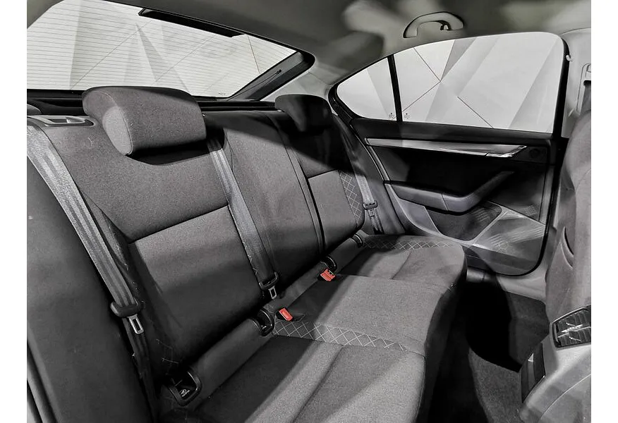 Skoda Octavia 1.6 AT (110 л.с.) Коричневый в АВИЛОН. Слайд №16