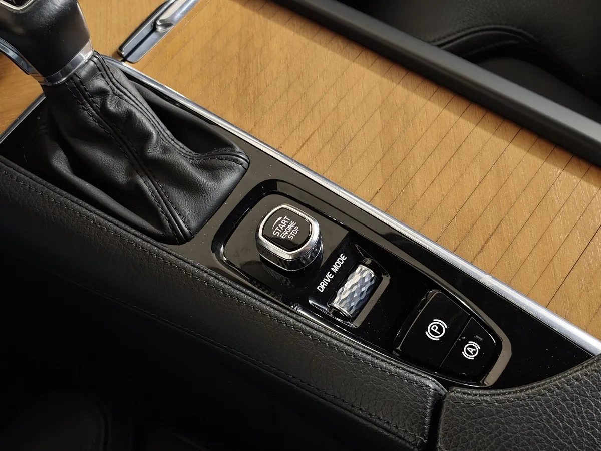 Volvo S90 2.0 T4 Drive-E AT (190 л.с.) Inscription Голубой в АВИЛОН. Слайд №21