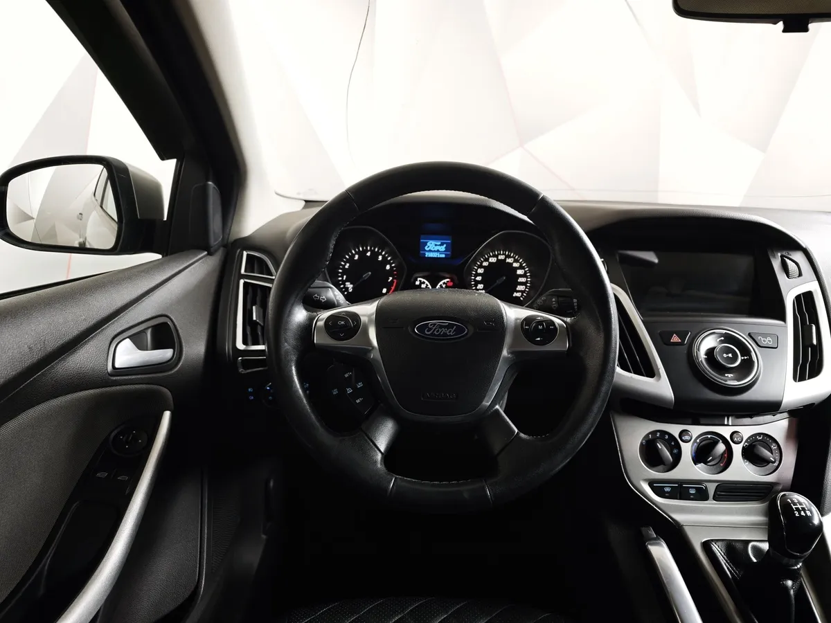 Ford Focus 1.6 MT (125 л.с.) Trend Серебристый в АВИЛОН. Слайд №19