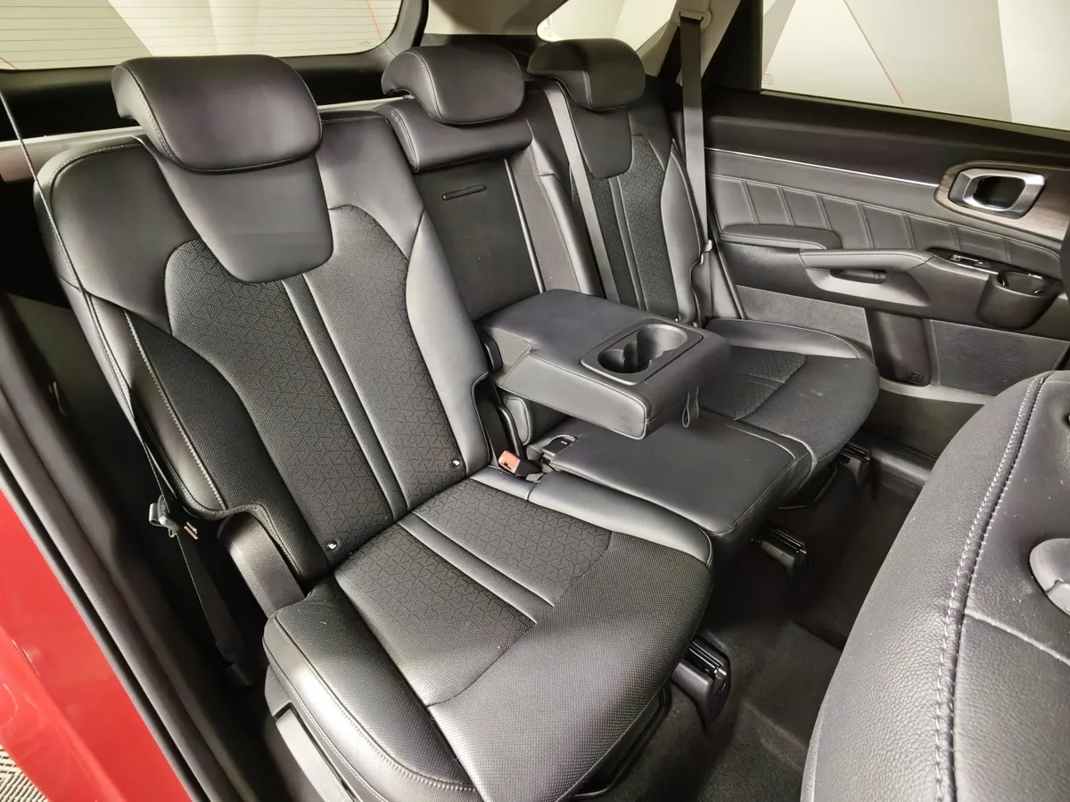 Kia Sorento 2.5 MPI 4WD AT (180 л.с.) Premium Красный в АВИЛОН. Слайд №16