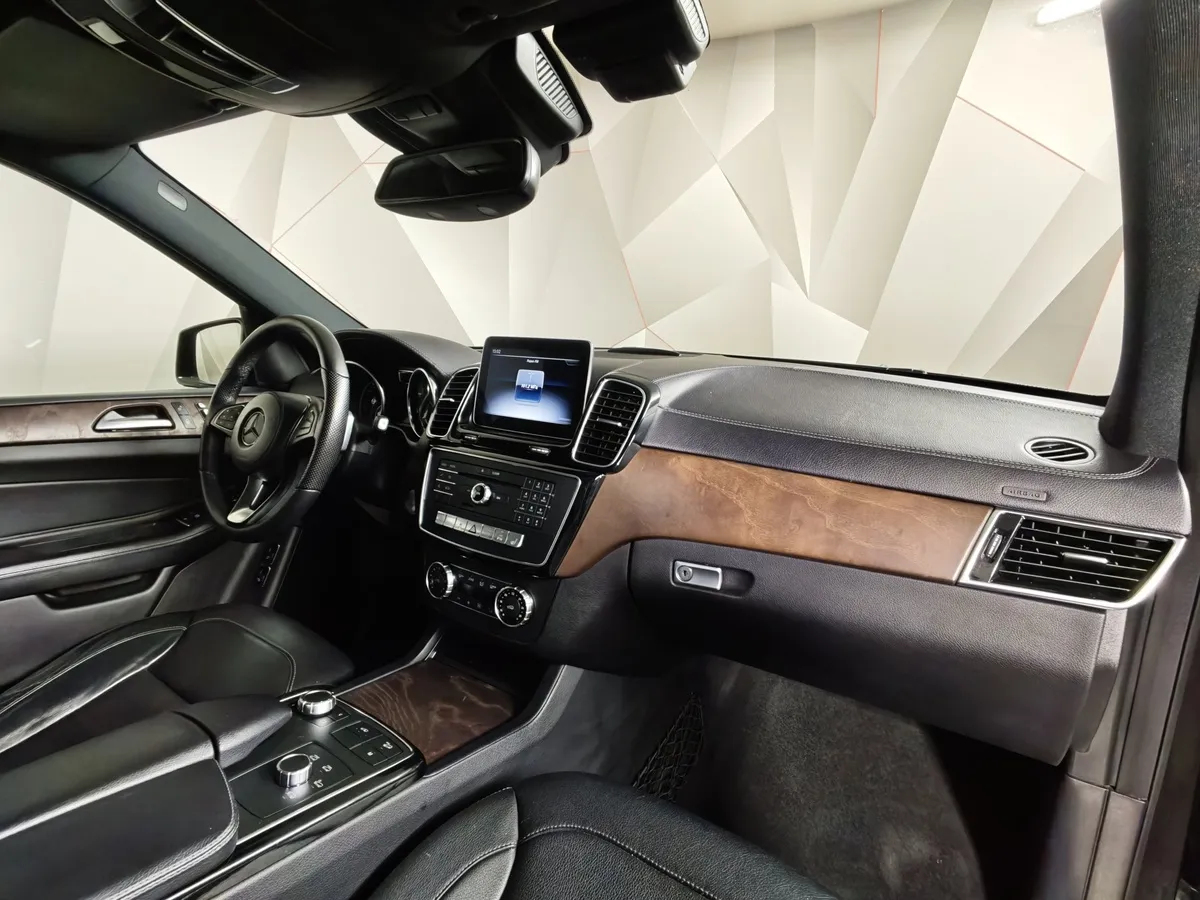 Mercedes-Benz GLS 400 4MATIC 9G-TRONIC (333 л.с.) Особая серия Черный в АВИЛОН. Слайд №13