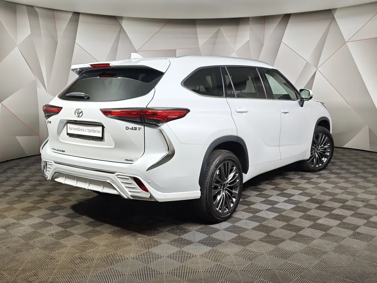 Toyota Highlander 2.0T AT 4WD (248 л.с.) Noble Version Белый в АВИЛОН. Слайд №2