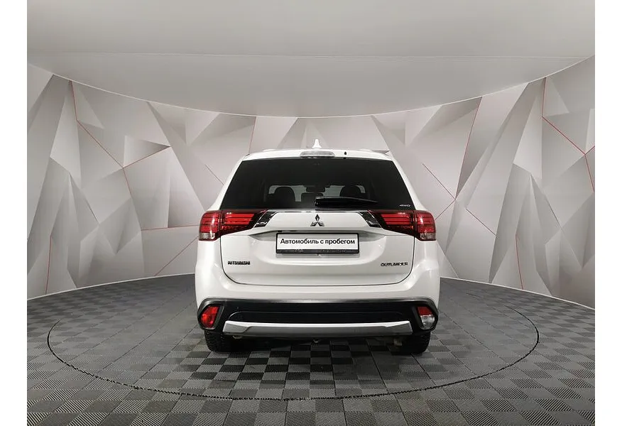 Mitsubishi Outlander 2.0 CVT 4WD (146 л.с.) Белый в АВИЛОН. Слайд №8