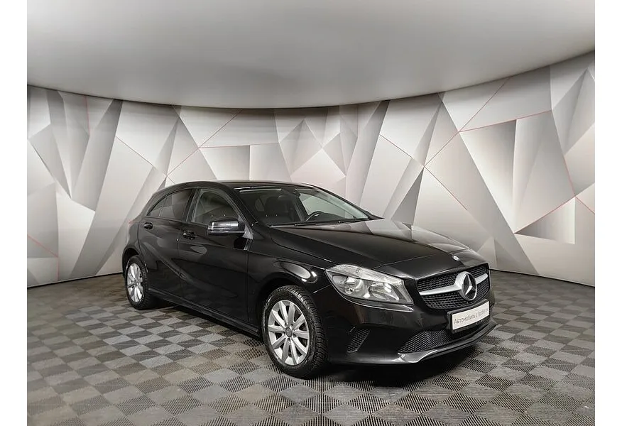 Mercedes-Benz A-Класс A 180 7G-DCT (122 л.с.) Особая серия Черный в АВИЛОН. Слайд №3
