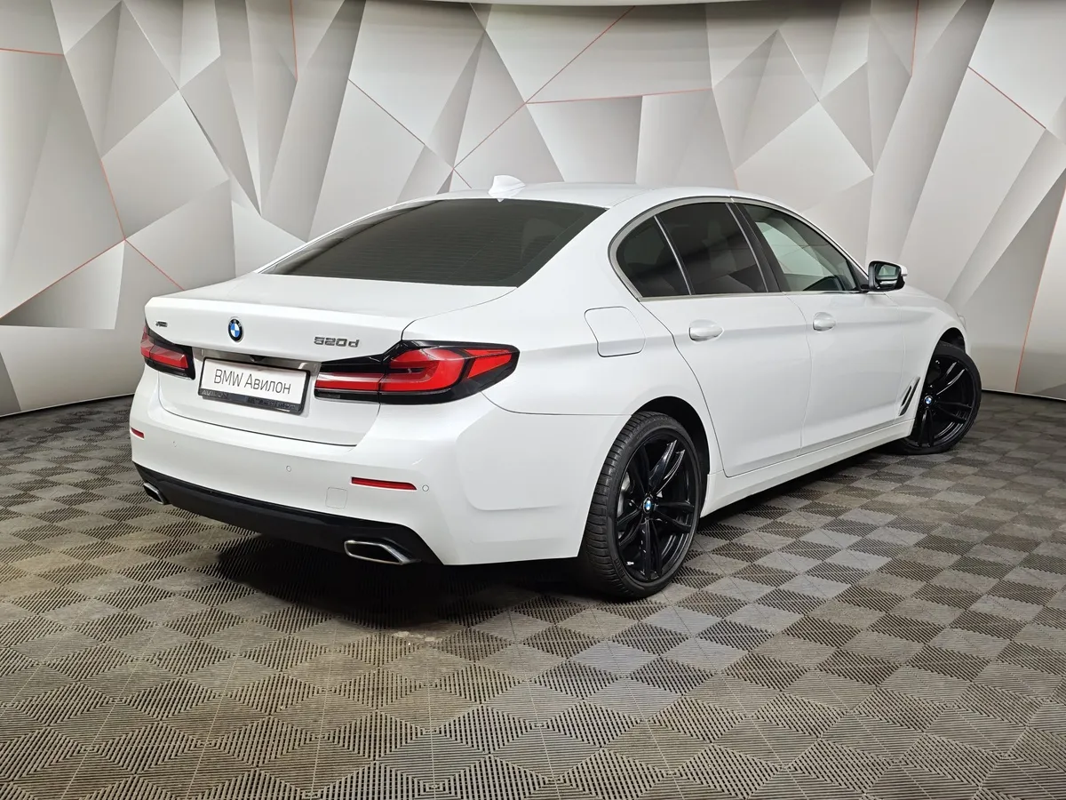BMW 5 серия 520d xDrive Steptronic (190 л.с.) Base (Локальная сборка) Белый в АВИЛОН. Слайд №2