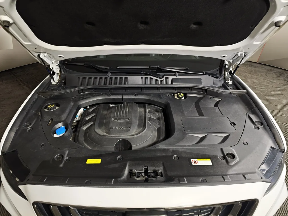 Geely Atlas Pro 1.5T 7DCT AWD (177 л.с.) Flagship Белый в АВИЛОН. Слайд №11