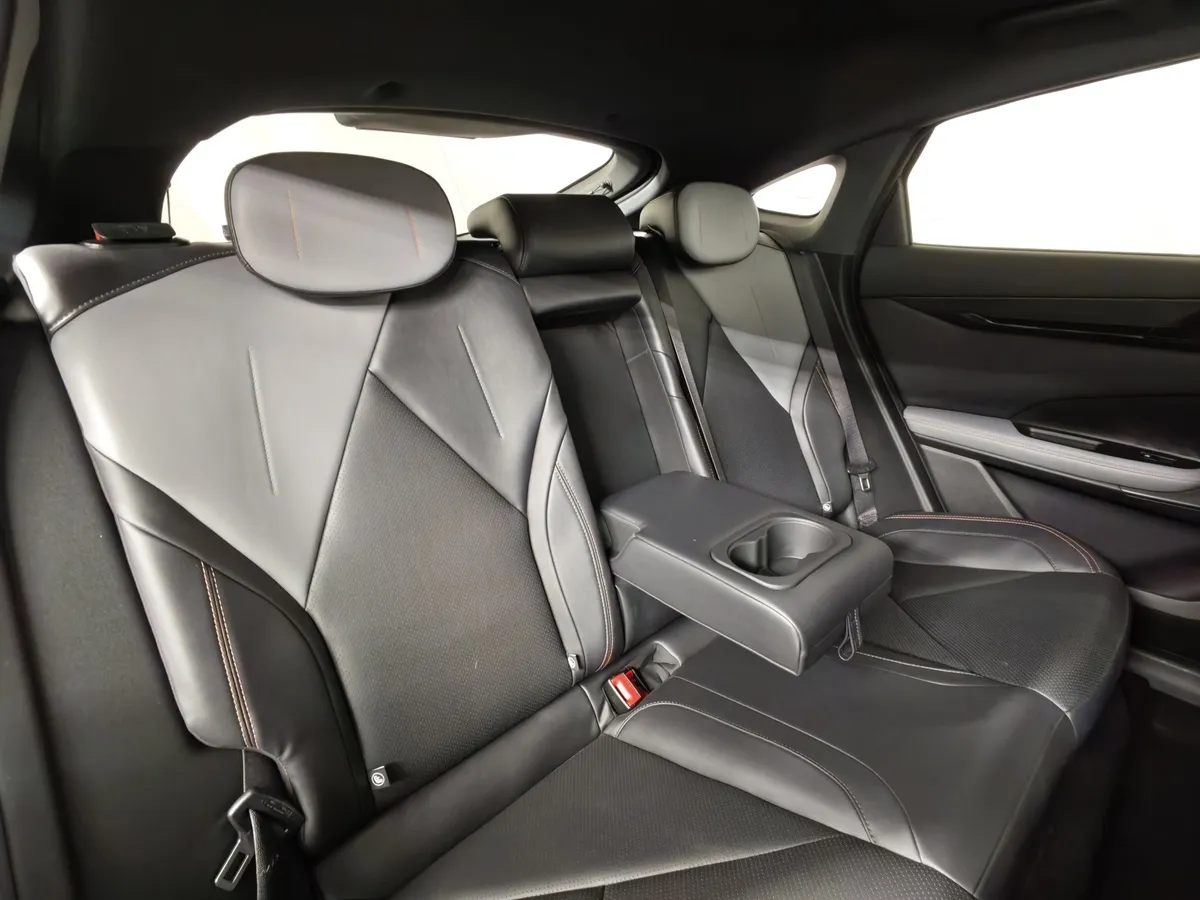 Changan UNI-V 1.5 AMT (181 л.с.) DLX Белый в АВИЛОН. Слайд №16