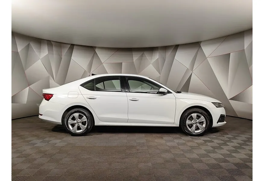 Skoda Octavia 1.6 AT FWD (110 л.с.) Style Plus Белый в АВИЛОН. Слайд №6