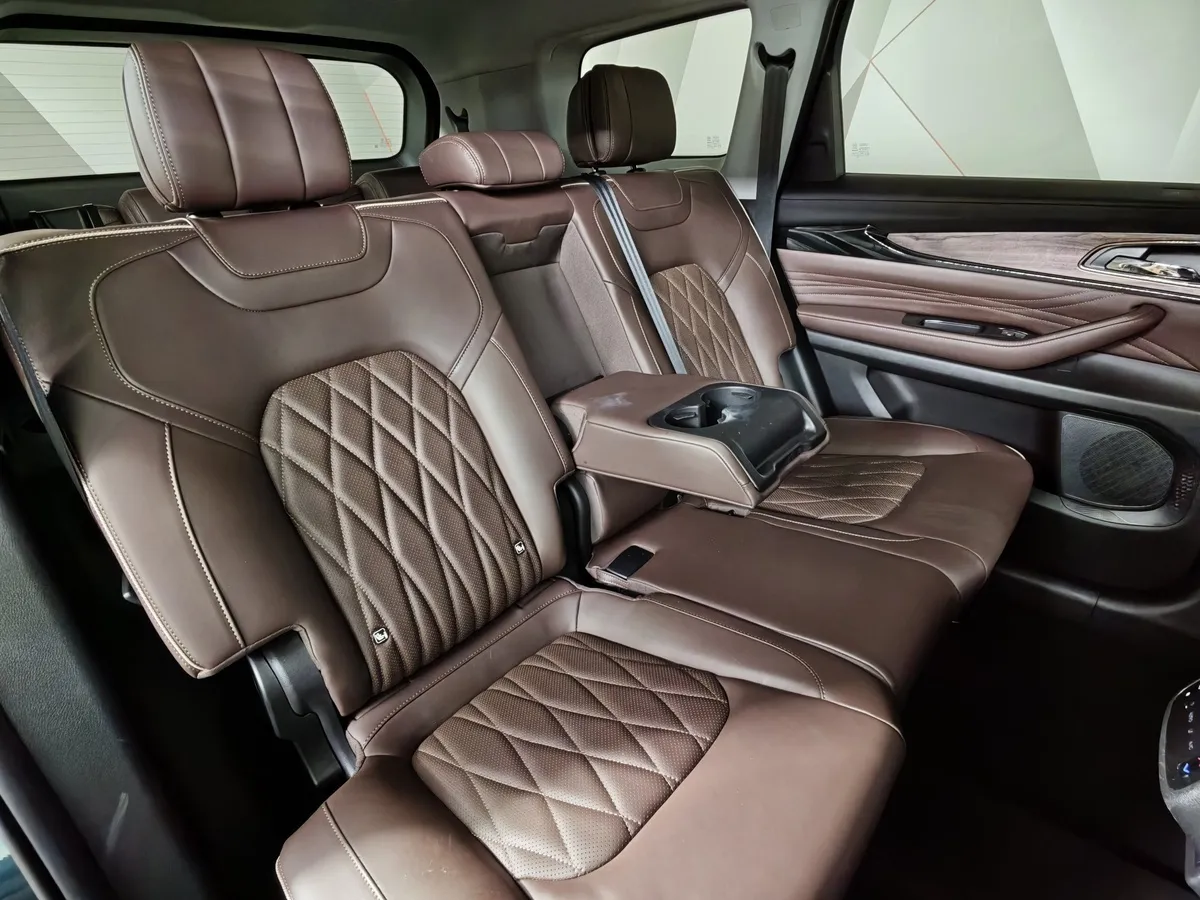 EXEED VX 2.0 AMT AWD (249 л.с.) President Limited Edition Зеленый в АВИЛОН. Слайд №17