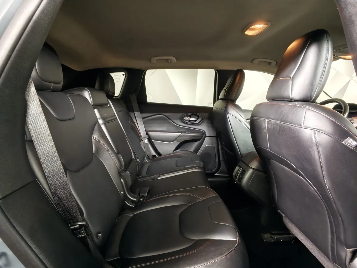 Jeep Cherokee 2.4 Tigershark Multiair AT AWD (177 л.с.) Sport Зеленый в АВИЛОН. Слайд №15