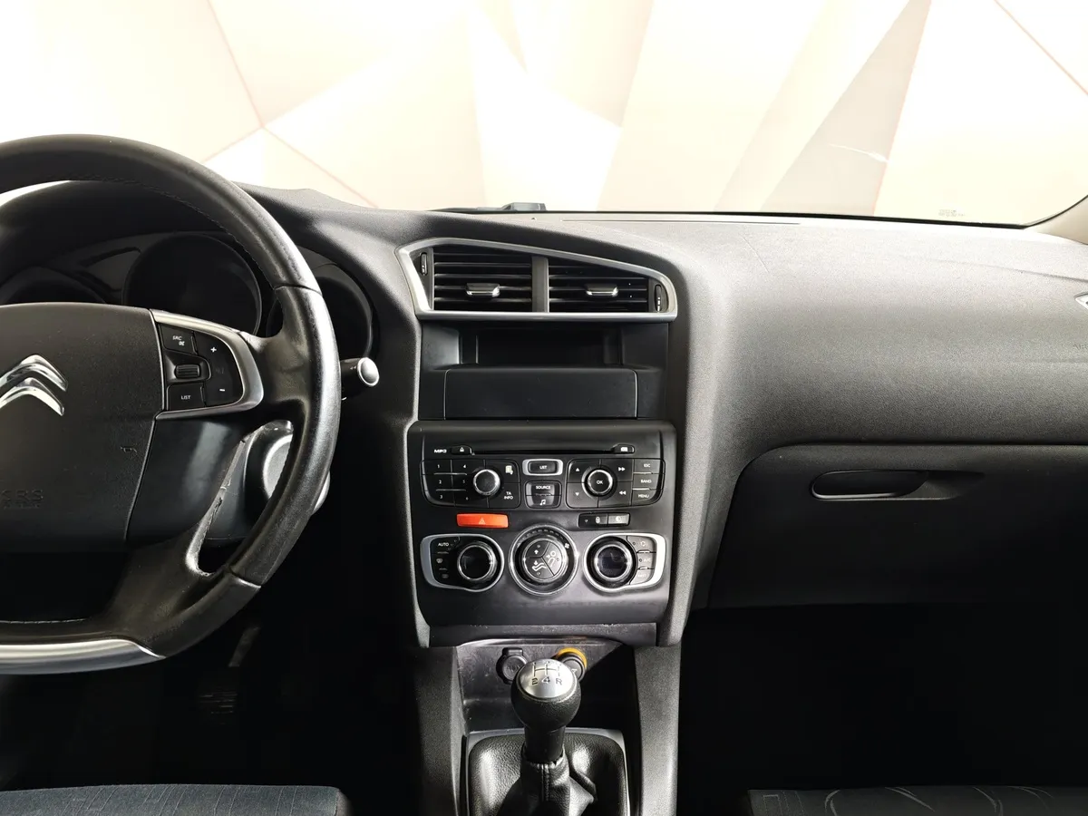 Citroen C4 1.6 VTi MT (120 л.с.) Черный в АВИЛОН. Слайд №15