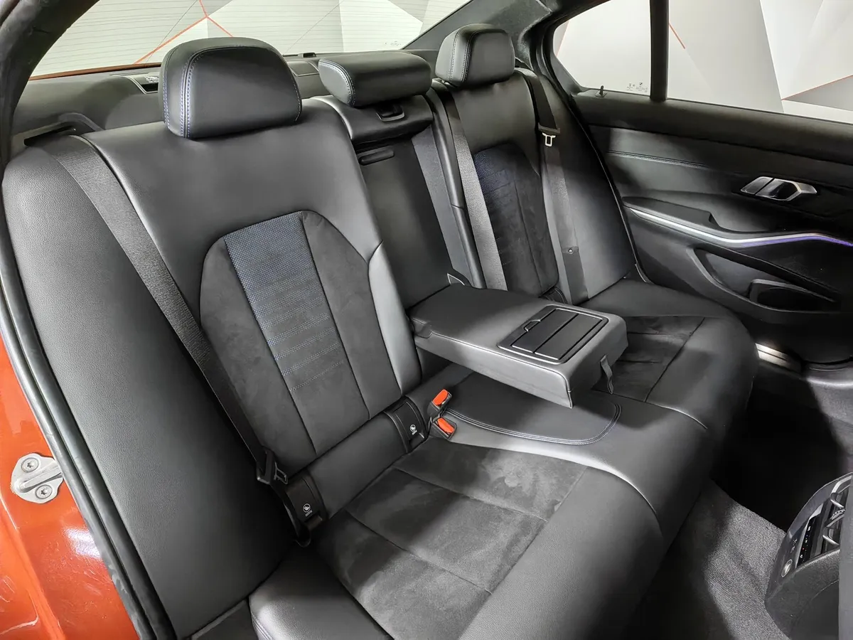 BMW 3 серия 330i Steptronic (258 л.с.) Оранжевый в АВИЛОН. Слайд №14