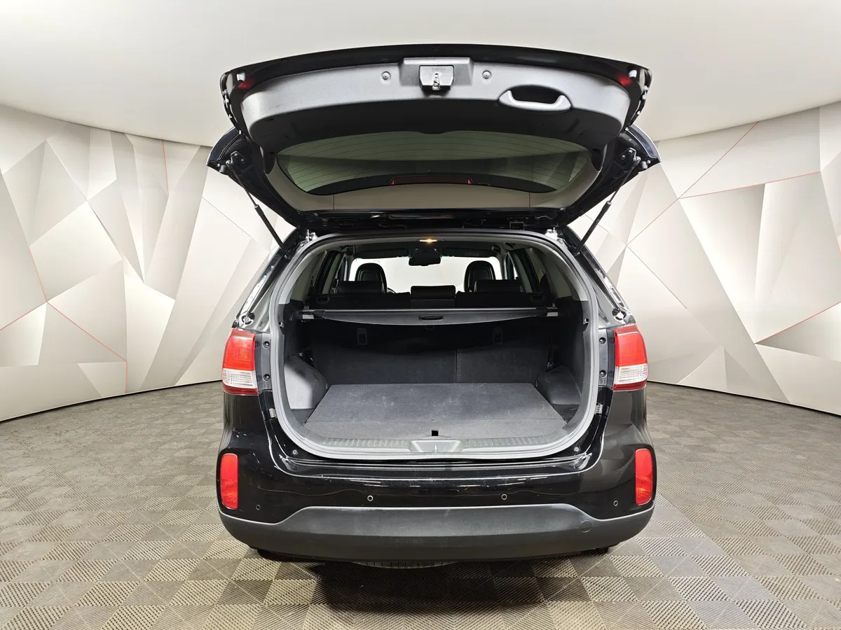 Kia Sorento 2.4 AT 4WD (175 л.с.) Черный в АВИЛОН. Слайд №12