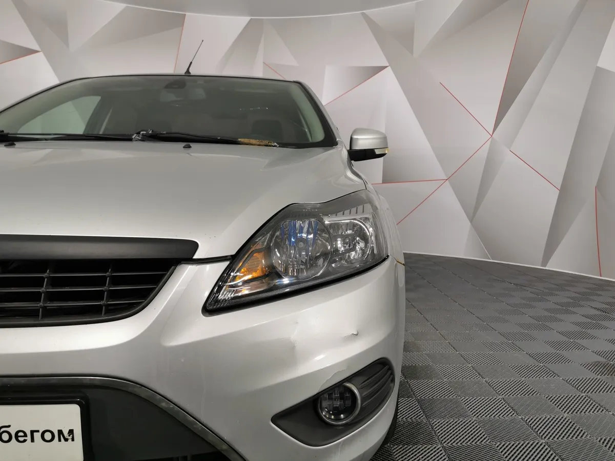 Ford Focus 1.8 MT (125 л.с.) Ghia Серебристый в АВИЛОН. Слайд №10