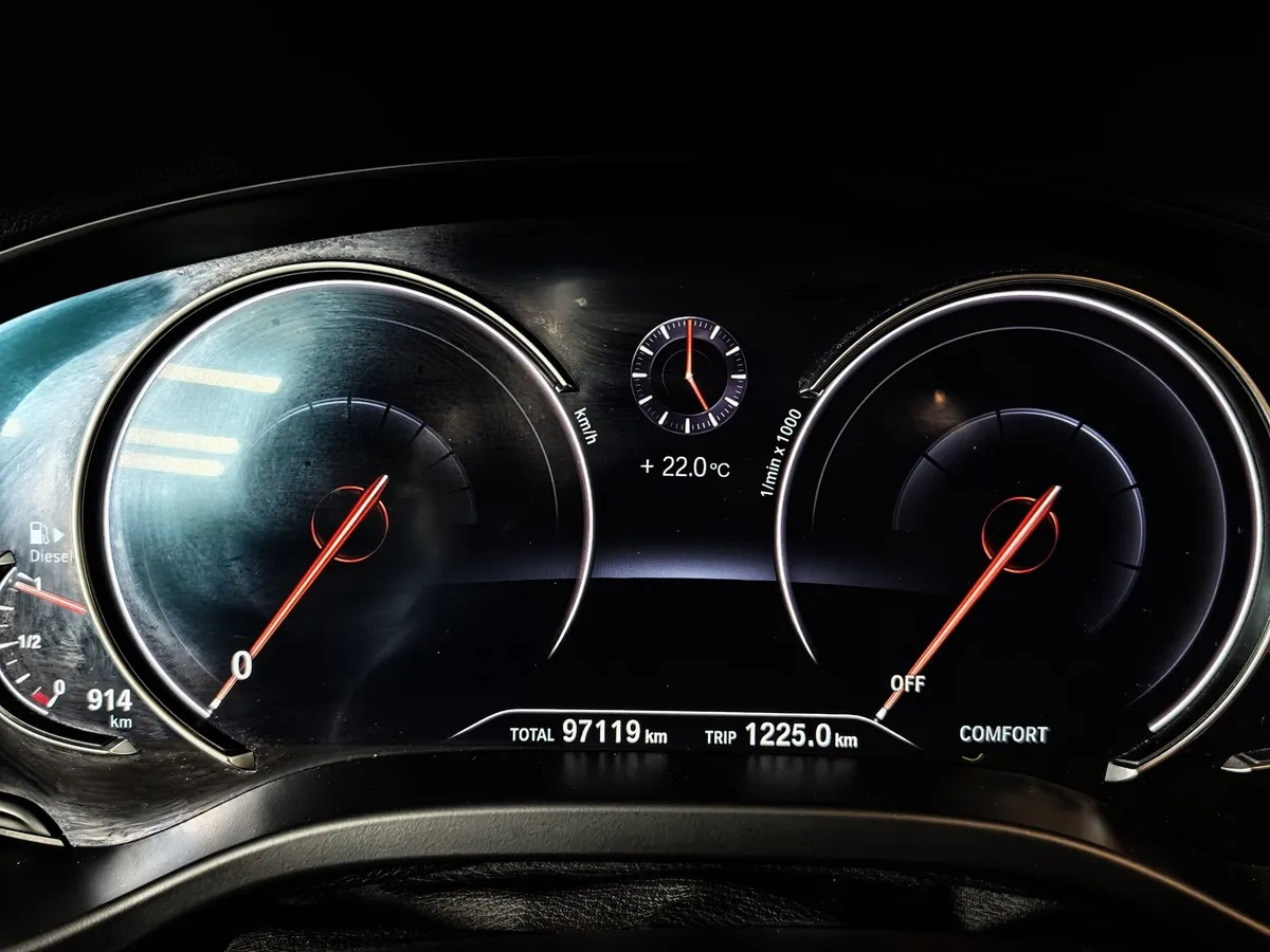 BMW X3 xDrive30d AT (249 л.с.) Luxury Черный в АВИЛОН. Слайд №13