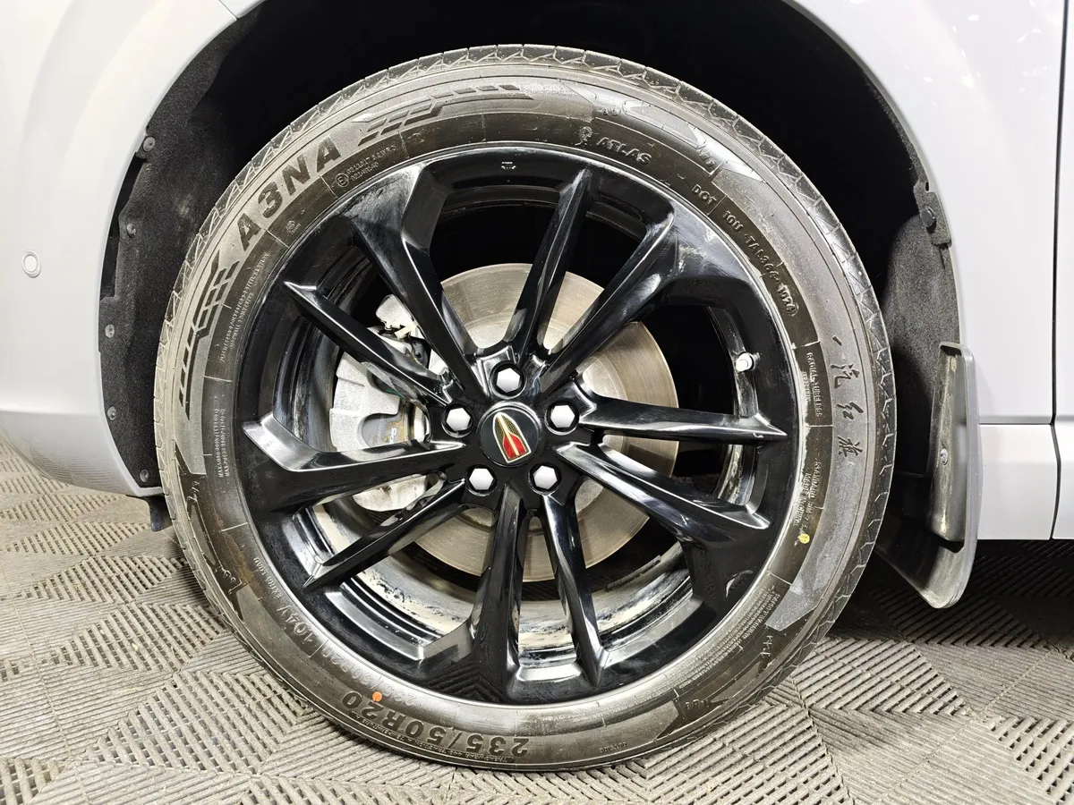 Hongqi HS3 2.0T 8AT 4WD (245 л.с.) Делюкс Серый в АВИЛОН. Слайд №9