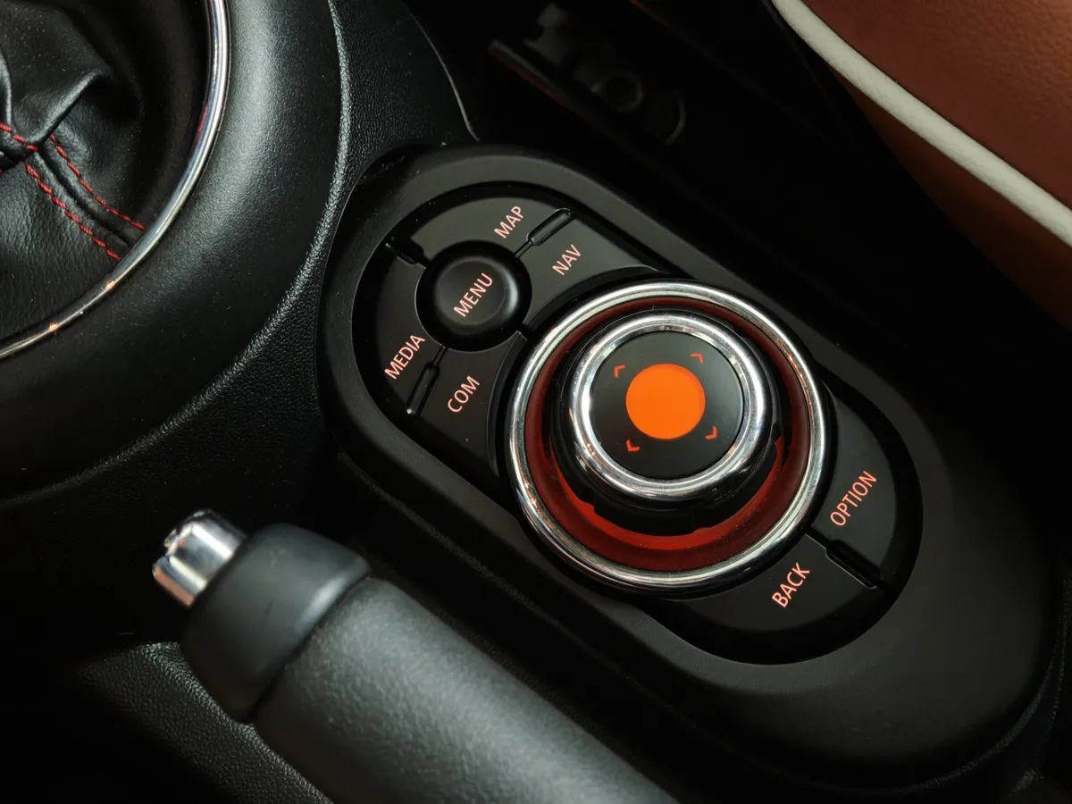 MINI Hatch 2.0 AMT (192 л.с.) S Белый в АВИЛОН. Слайд №18