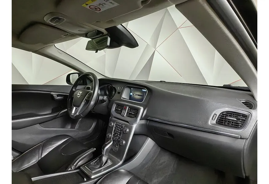 Volvo V40 1.5 T3 Drive-E Geartronic (152 л.с.) Kinetic Черный в АВИЛОН. Слайд №12