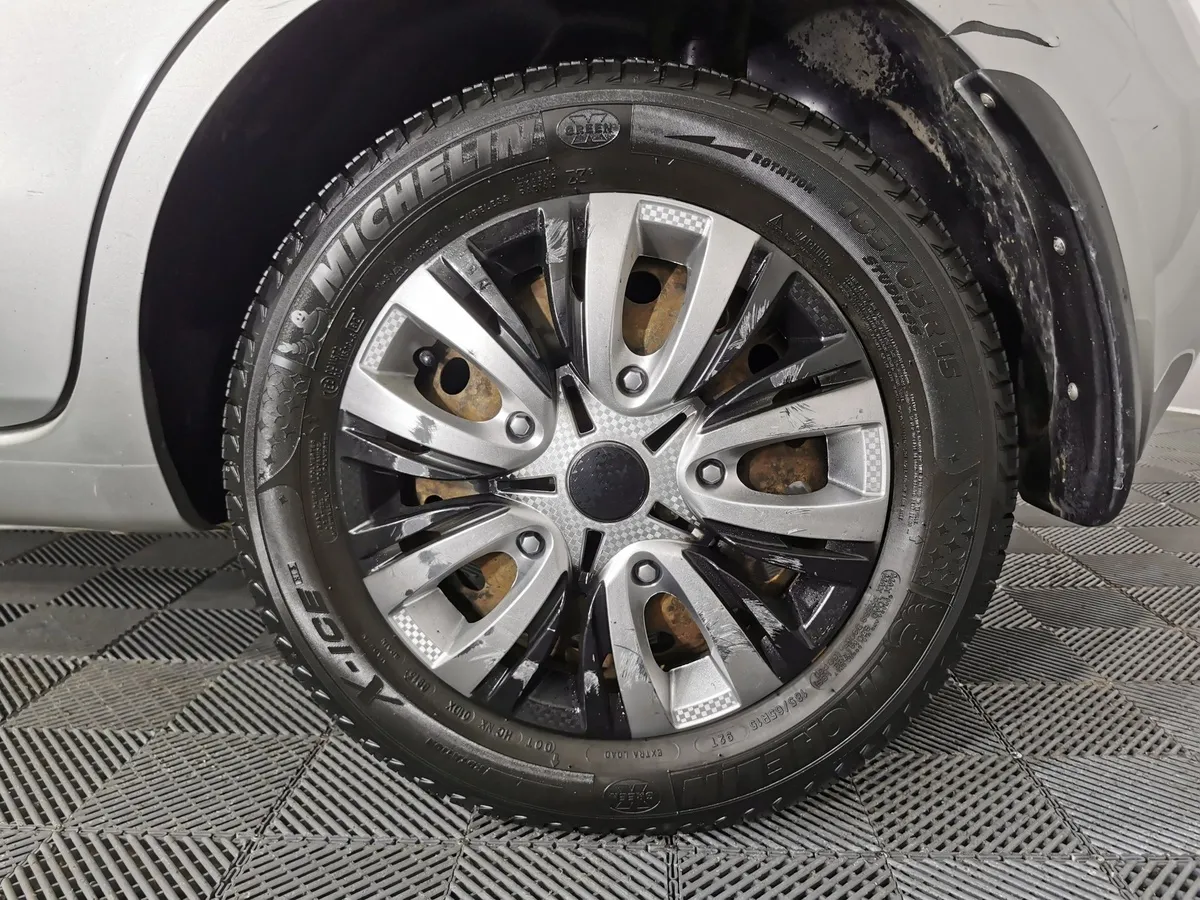 Nissan Note 1.6 MT (110 л.с.) Comfort Серебристый в АВИЛОН. Слайд №9